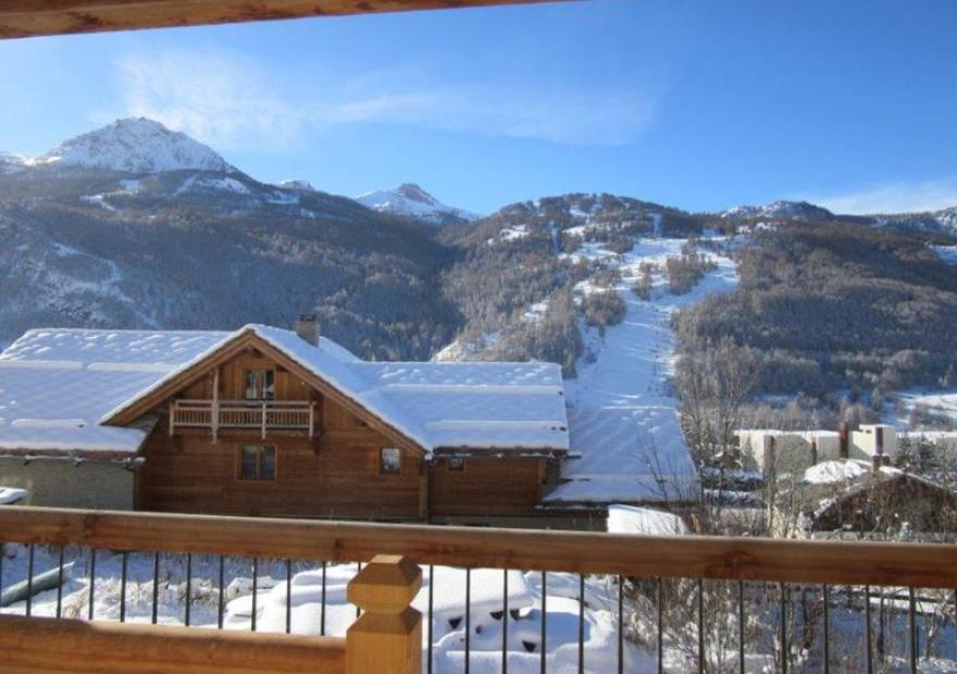 5-pieces-ecrin-ardoise-maj-sch-vue-serre-chevalier-chantemerle