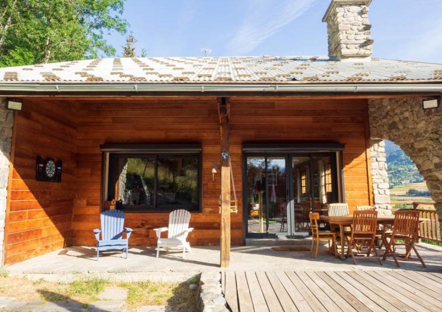chalet-le-mont-milo-6-terrasse-couverte-serre-chevalier-briancon