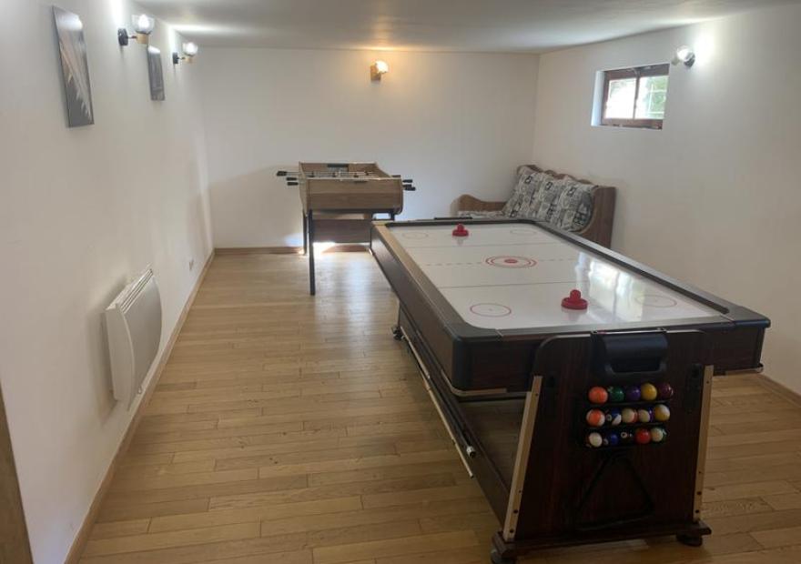 chalet-le-mont-milo-salle-jeux-serre-chevalier-briancon