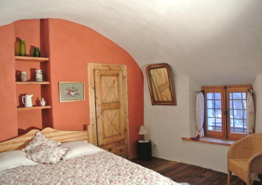 maison-de-grand-mere-chambre-double1-cri-gui-serre-chevalier-monetier