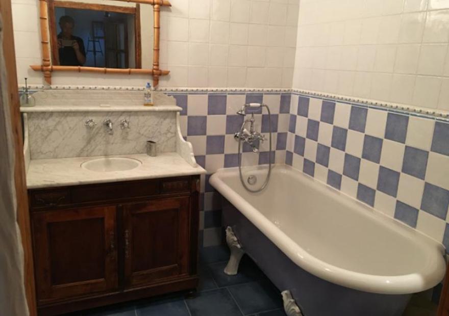maison-de-grand-mere-salle-de-bain-cri-gui-serre-chevalier-monetier