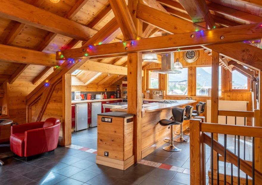 chalet-cerf-che-dura-1-cuisine-serre-chevalier-villeneuve