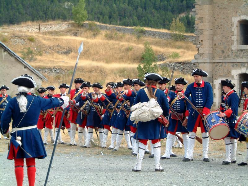 Fort des Salettes avec le régiment du passé