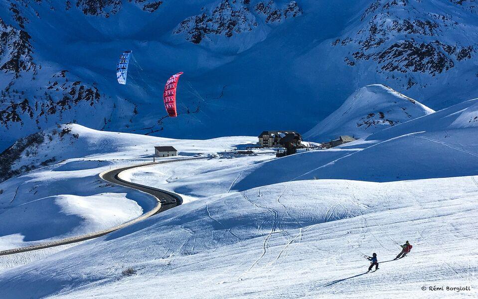 Kite skiing top
